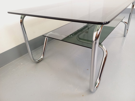 Image 1 of Table Basse Rectangulaire Italienne Vintage 2 Plateaux en Verre Fumé et Métal Chromé des Années 70