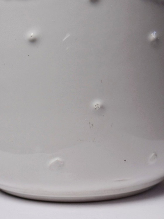 Image 1 of Decoratieve witte aardewerken plantenpot uit Bassano, Italië, vintage shabby chic.