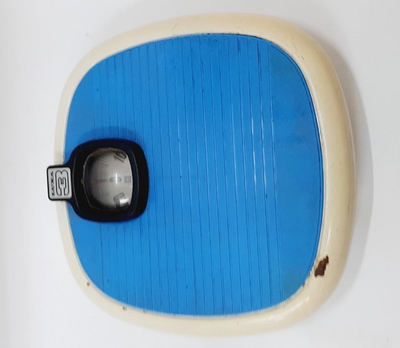 Image 1 of Vintage analog mechanical personal weighing scale "LUNA 3" 