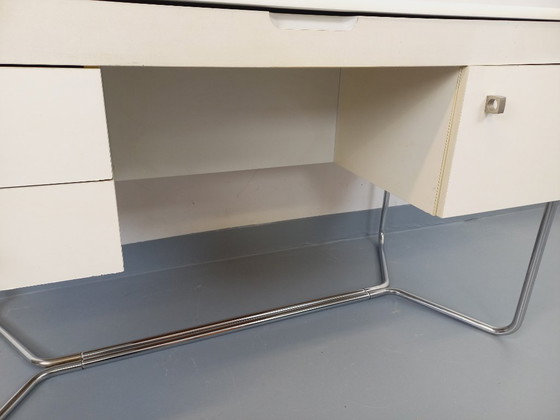 Image 1 of Bureau vintage style Bauhaus en mélaminé et métal chromé des années 70