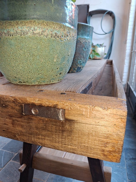 Image 1 of Mueble único, robusto y con carácter.