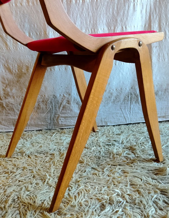 Sedia in legno massello e tessuto rosso - design anni '50 – Sedie da pranzo (photo 10 of 10)