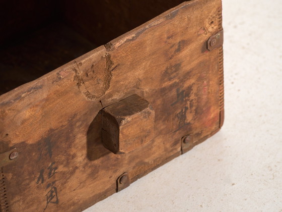 Antica misura per grano Dou in legno di olmo, Cina, circa 1920, Oggetti decorativi, Ferro, Nero, Rustic (foto 6 di 7)