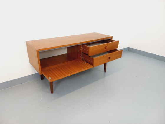 Image 1 of Piccola credenza vintage scandinava in teak degli anni '60.