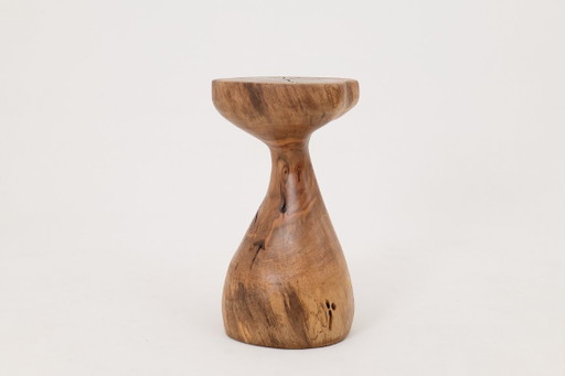 Table d'appoint sculpturale, tabouret, bois massif, noyer, design contemporain, Logniture