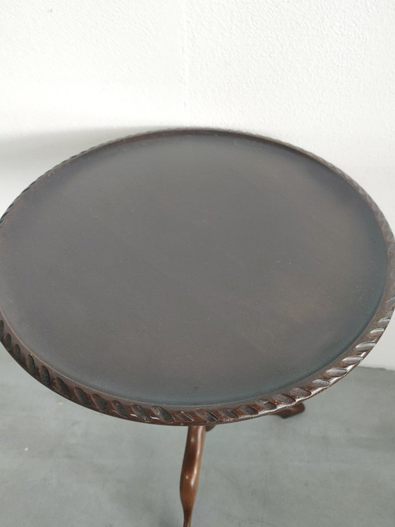 'Grandma Chic' Antique English Wine Table / Tripod Side Table (Solid Mahogany, Circa 1890) – With Glass Top (photo 10 of 12)