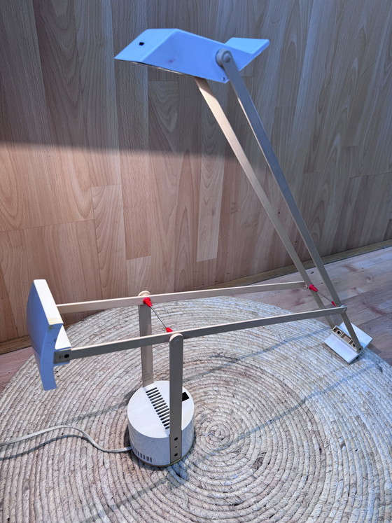 Image 1 of Lampada da tavolo Artemide Tizio - Design di Richard Sapper