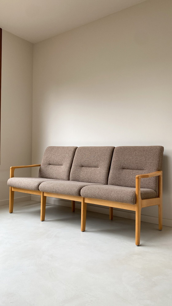 Image 1 of Coin salon vintage en bois / canapé et 2 fauteuils