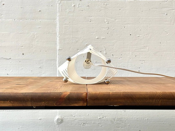 Image 1 of Lampe de table design à structure perforée, signée NIMEX, datant de 2001.