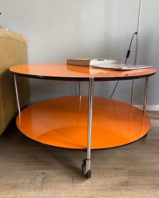 Tavolino da caffè rotondo arancione con due ripiani, IKEA Strind, Tavolini da caffè, Metallo, Legno, Vintage (foto 2 di 5)