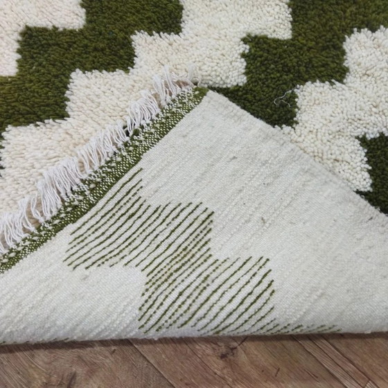 Image 1 of Tapis Azilal à rayures crème et vert olive / Tapis Azilal crème à rayures vert olive (180×100 cm)