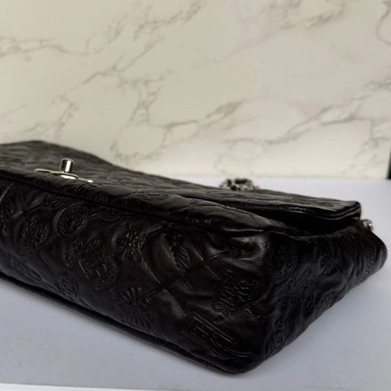 Chanel jumbo pelle di vitello goffrata simboli portafortuna – Borse a spalla (photo 7 of 12)