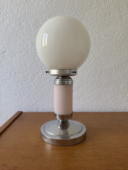 Kleine Art Deco Bauhaus opaline lamp