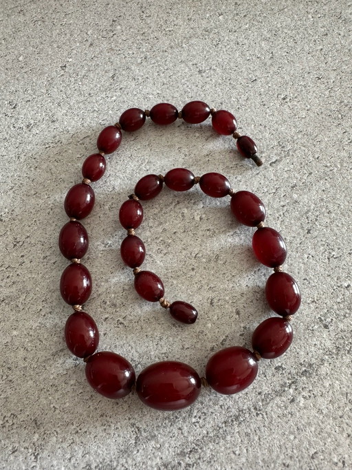 Collana girocollo in bachelite cherry