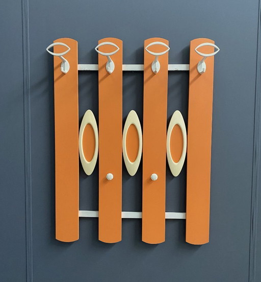 Perchero de pared naranja de los años 70 de ED Design