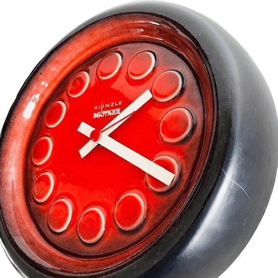 Image 1 of Vintage Kienzle Boutique keramische wandklok keramiek klok Fat lava Space age 1970's