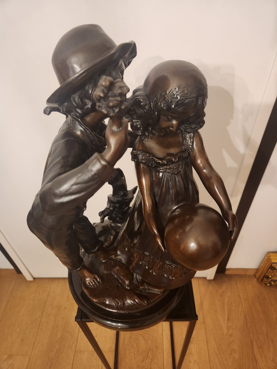 Image 1 of Prachtig Bronzen Beeld "Kinderen met bal" – Auguste Moreau (52 cm / 24 kg)