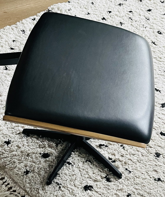 Image 1 of Leolux crema voetenbank/ hocker