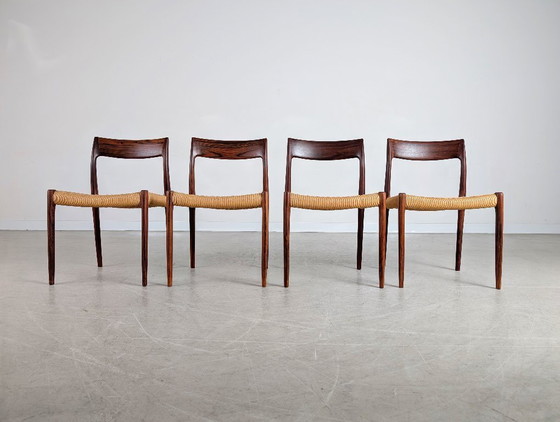 Image 1 of Juego de 4 sillas JL Mollers modelo 75 Niels Otto Møller de palisandro.