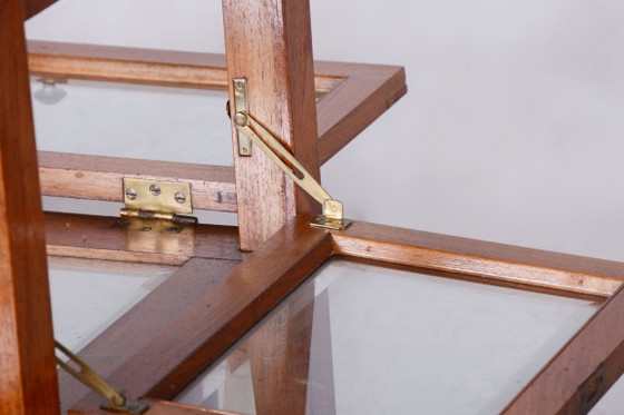 Gerestaureerde art-deco serveerwagen, walnoothout, facetgeslepen glas, Tsjechisch, jaren 1920 – Wood (photo 6 of 12)