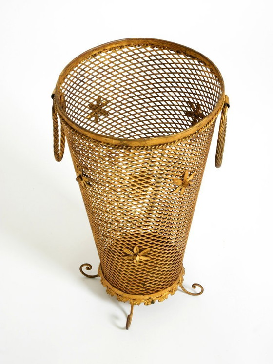 Image 1 of Prachtige, grote paraplubak in Mid-Century Regency-stijl, gemaakt van verguld metaal, Italië, jaren 60.