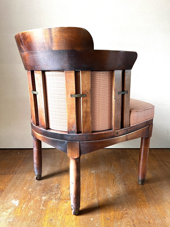 Image 1 of Schuitema Shaker dining table with chairs.