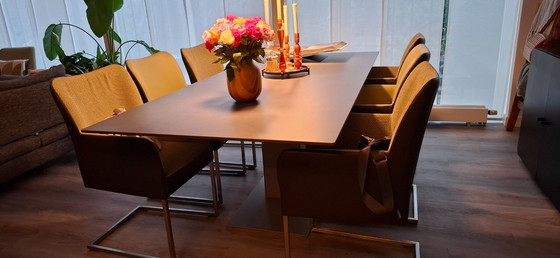 Image 1 of table à manger avec un magnifique plateau en céramique