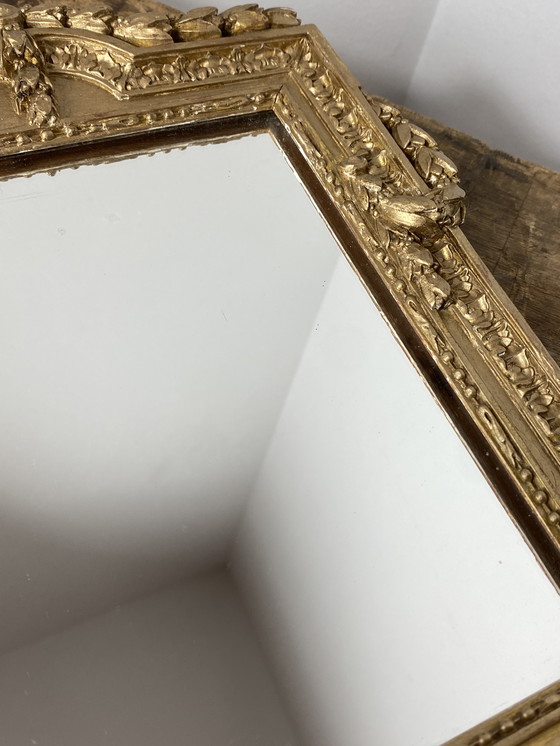 Image 1 of Ancien Miroir En Bois De Couleur Doré