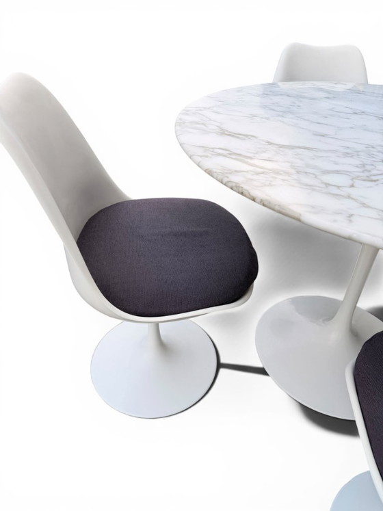 Image 1 of Knoll Tulip Dining Set by Eero Saarinen - Marble Table & 4 Chairs (Circa 1970)