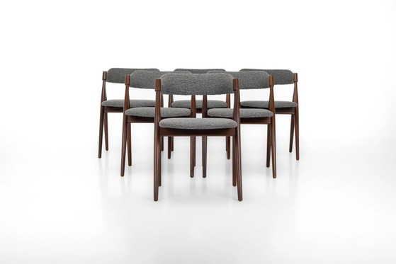 Set of 6 vintage dining chairs in grey bouclé (photo 3 of 14)