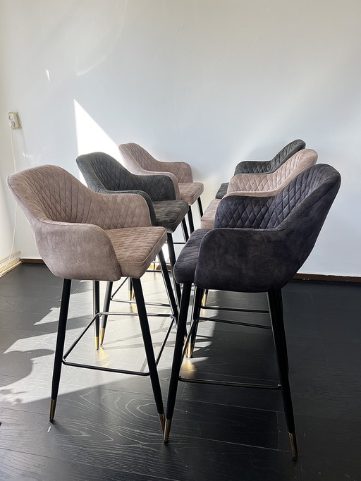Set van 4/6 Luxe Velvet Barkrukken – Kuipmodel – Nieuwstaat