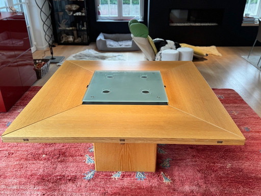 Cirkante tafel van designer VDBP