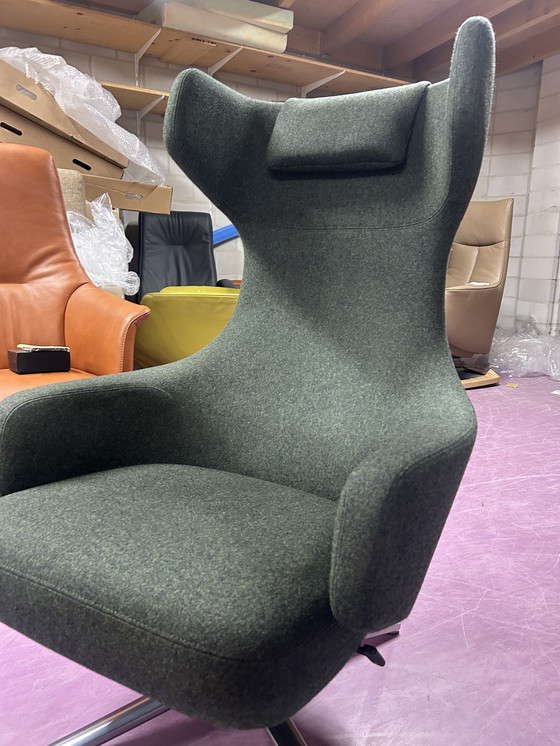 Image 1 of Poltrona Vitra Grand Repos