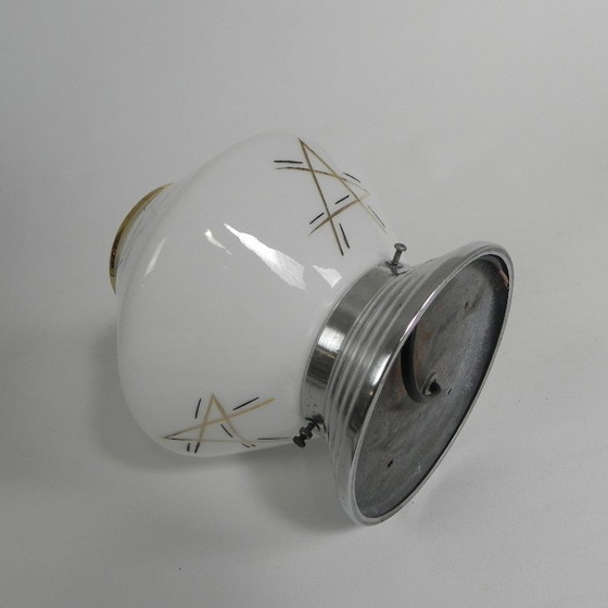 Lámpara de techo Art Déco con pantalla de cristal y adornos dorados, década de 1930. – Plafones, Glass (photo 5 of 9)