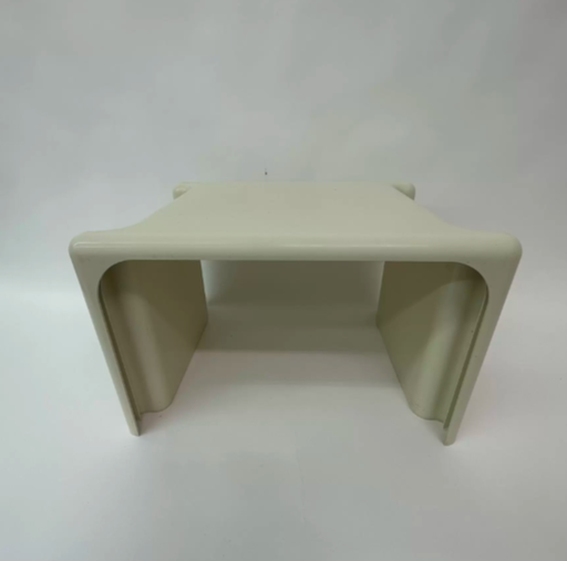 Table d'appoint moderne italienne en plastique attribuée à Giotto Stoppino pour Elco Scorze, années 1970
