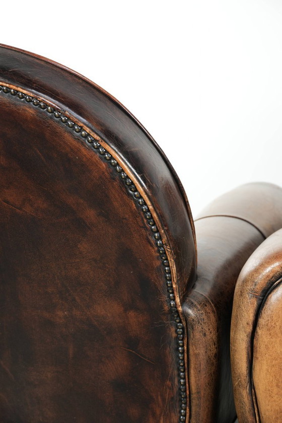 Image 1 of 2 comode poltrone in pelle di pecora dal design Art Déco