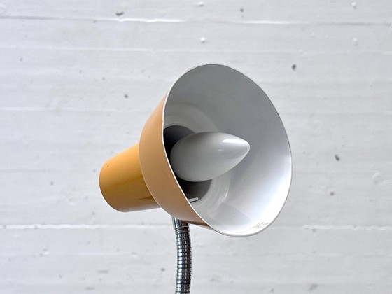 French vintage table lamp in Mid-Century Modern style, 1960s/70s – Metal (photo 8 of 17)