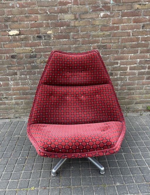 Artifort F500 Series Loungefauteuil Met Stervoet