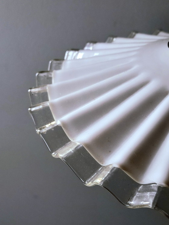 Image 1 of Hanglamp van geplooid opaalglas, 1950