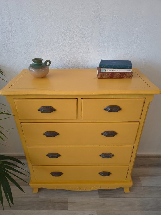Image 1 of Commode vintage jaune ocre/jaune moutarde