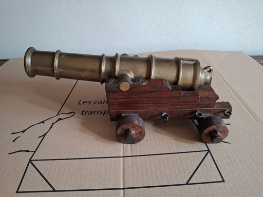 Large bronze and wood cannon, 33 cm long