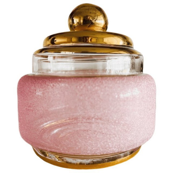 Image 1 of Scatola portacipria Art Déco in vetro rosa con decorazioni in zucchero, anni '50