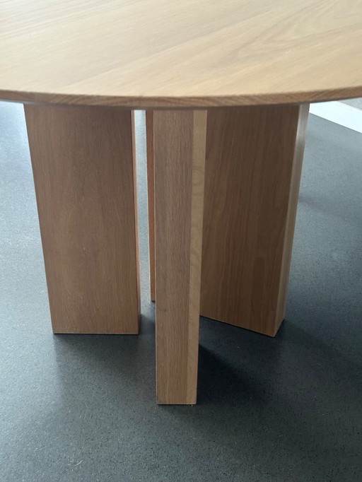 Enzo Luca round oak dining table Dex