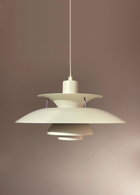 Image 1 of Poulsen PH5 LAMP wit vintage design Denmark MidCentury