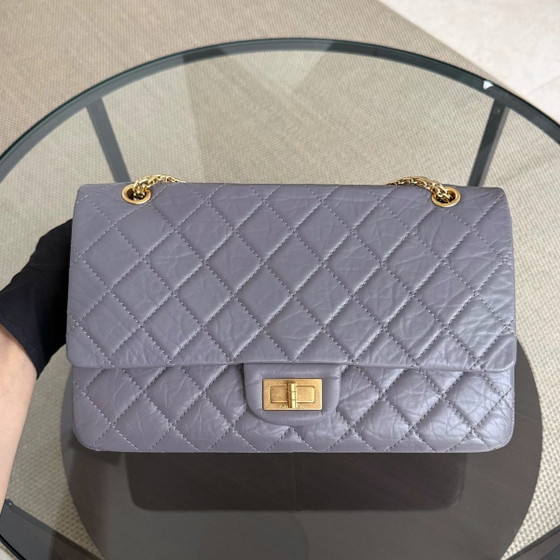 Image 1 of CHANEL 2.55 REISSUE 227 - PELLE DI VITELLO INVECCHIATA TRAPUNTATA, LAVANDA, FERRAMENTA ORO, SERIE 14


