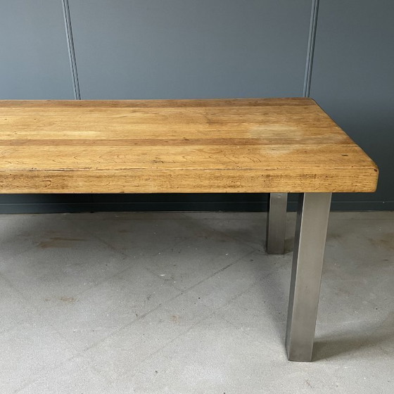 Image 1 of Table à manger vintage en chêne – pieds en acier inoxydable