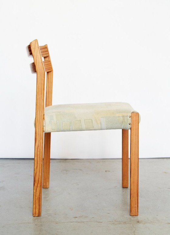 Image 1 of Grenenhouten eetkamerstoelen nr. 404 van Niels O. Møller Moller voor J.L.Møller, set van 6