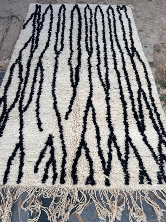 Image 1 of Marokkanischer Wollteppich – Einzigartiges Design & Handarbeit 250 cm x 150 cm
