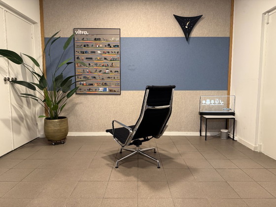 Image 1 of Vitra | Charles & Ray Eames | EA124 | Black Hopsak & Chrome | 1x