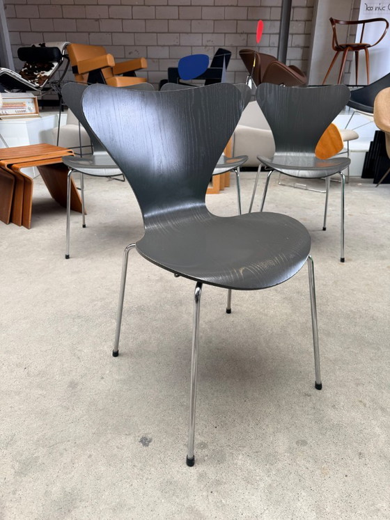 Image 1 of Fritz Hansen vlinderstoel antraciet (voorraad: 4)